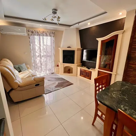 Thea Apartment *